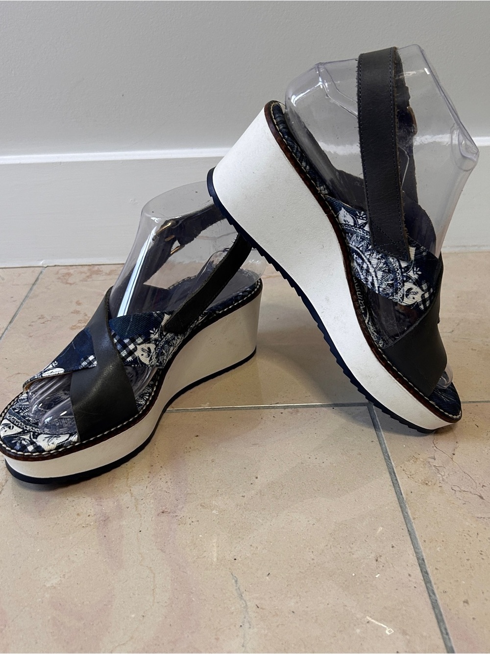 Desigual Women’s Platform Wedge Sandals Summer Shoes Size 36 (5.5-6 CDN) *DESC